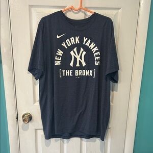 Nike Navy Blue New York Yankees Short Sleeve Tee